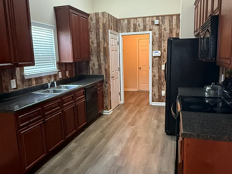 505 Arrie Dr — Photo 7
