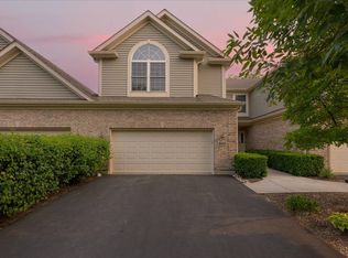 4041 Willow View Dr, Lake In The Hills, IL 60156