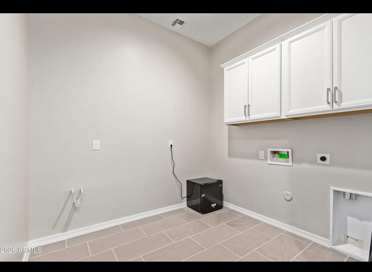 4 bed, 3091 sqft, $2,800 — Photo 2