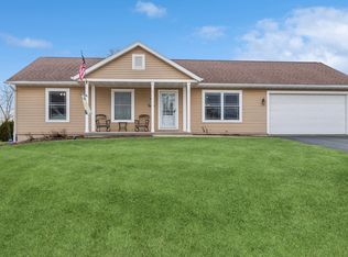 327 Tomahawk Dr, Twin Lakes, WI 53181