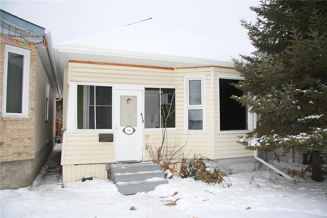 246 Parkview St, Winnipeg, MB R3J 1S3 Zillow