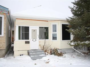 246 Parkview St, Winnipeg, MB R3J1S3