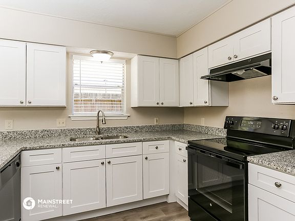 5th image of 1706 Tower Grove Ct