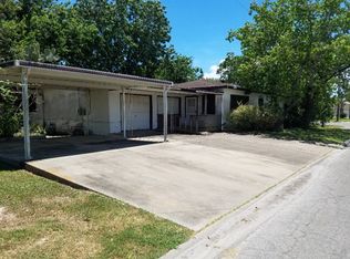 302 S Guadalupe St, Port Lavaca, TX 77979