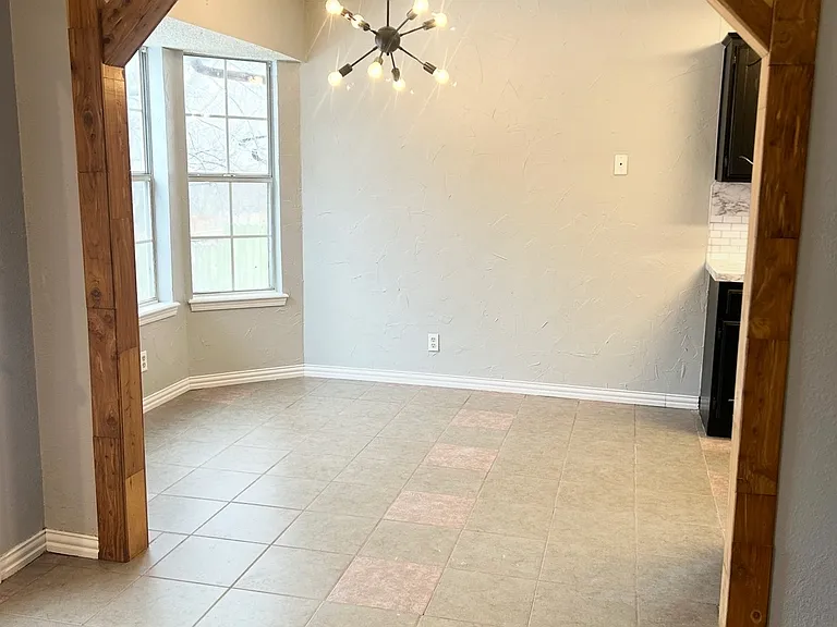 2229 W Quinton St — Photo 6