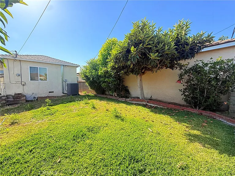1036 S Hidalgo Ave — Photo 44