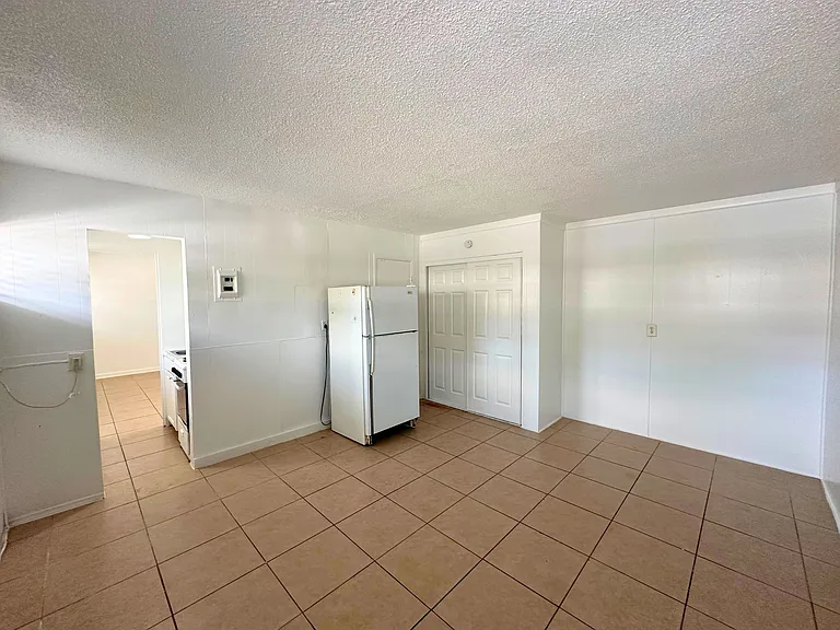 4611 South Congress Ave — Photo 11
