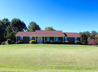 1101 N East End Rd, Strawberry Plains, TN 37871
