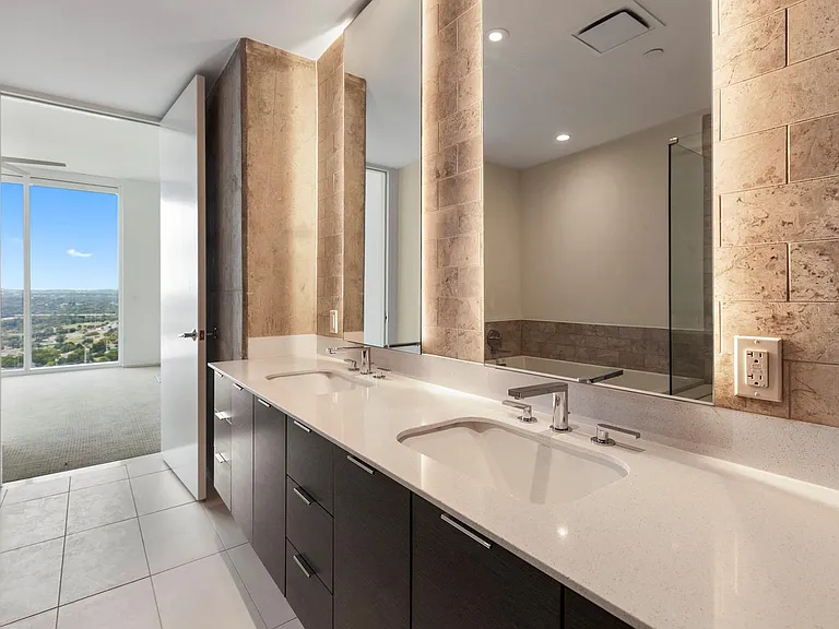 301 West Ave #2507 — Photo 14