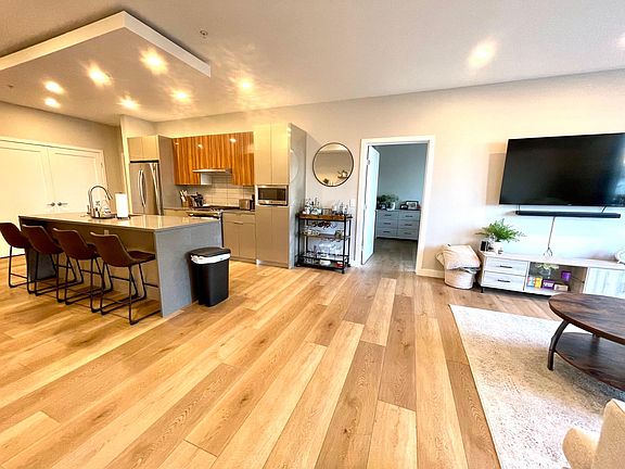4th image of 517 Poplar St #200-C