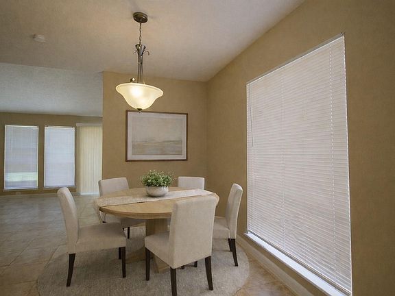 3rd image of 1026 White Sands Rd