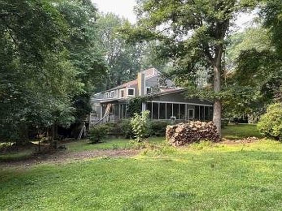 2nd image of 3207 Cobb Hill Ln