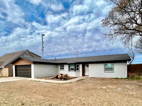 923 W 6th St, Idalou, TX 79329