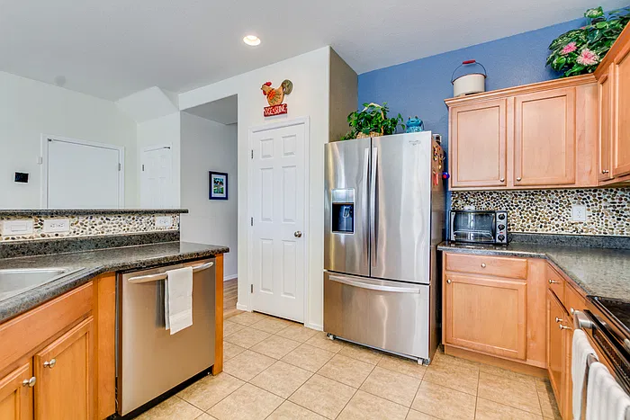 4 bed, 2.5 bath, 2237 sqft, $2,175 — Photo 4
