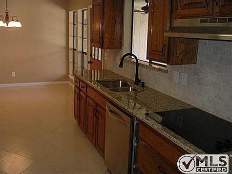 3rd image of 314 Faircrest Dr