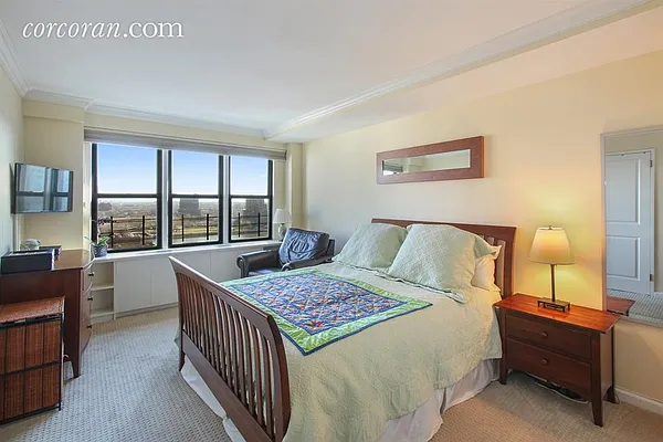 Sold by Corcoran | media 19