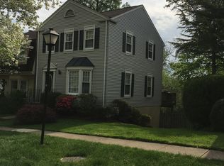 2771 Knollside Ln, Vienna, VA 22180