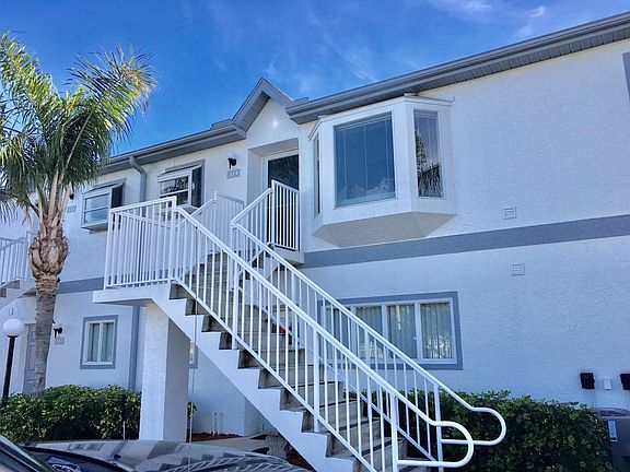 2nd image of 519 Ocean Park Ln