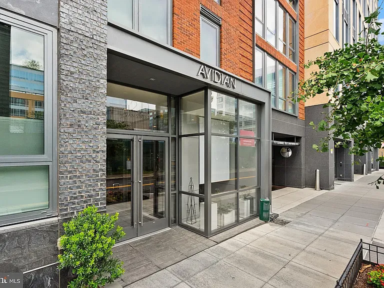 1211 Van St SE #Penthouse 4 — Photo 26