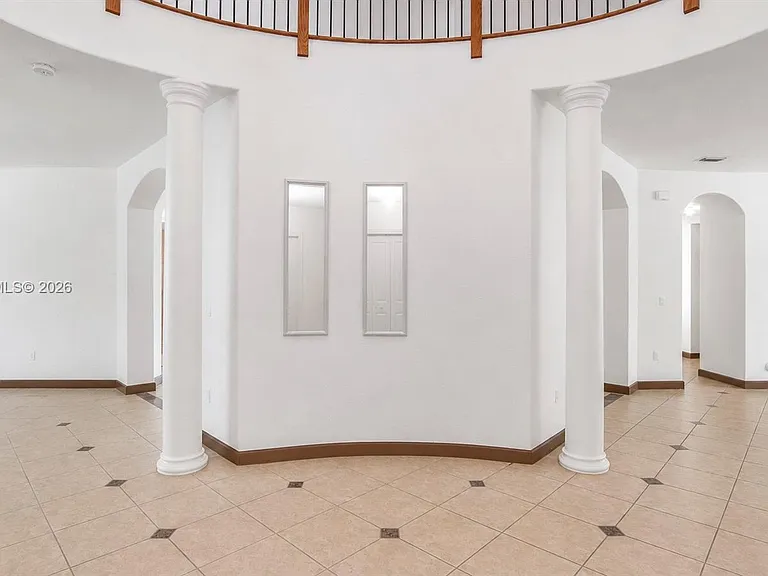 7833 SW 194th Ter — Photo 3