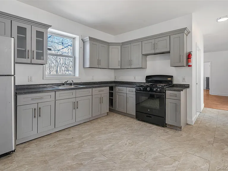 94 Winnikee Ave #2 — Photo 7