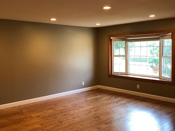 2nd image of 4761 Eastus Dr