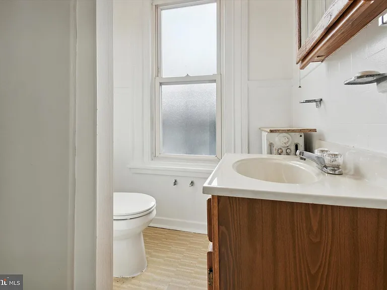 313 Dartmouth Ave — Photo 8