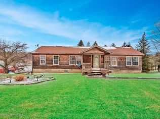 109 Crestmont St, Carbondale, PA 18407