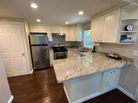 3rd image of 15680 Linda Ave