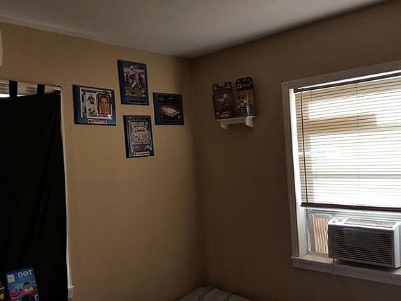 5th image of 704 E 126th Ave