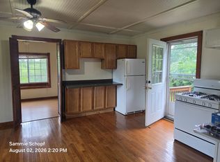 2040 Main Rd, Silver Creek, NY 14136