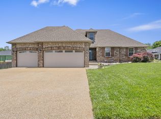 1388 S Eastland Ave, Springfield, MO 65802