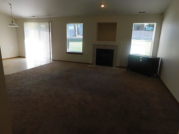 4th image of 13521 To 13523 106th Ave E