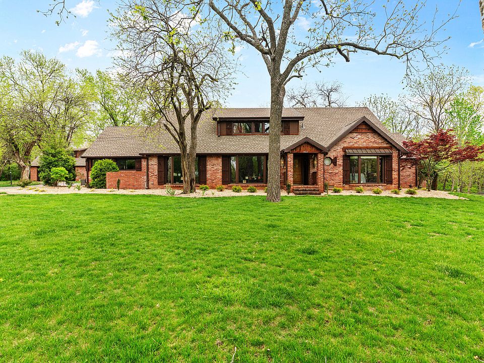 1st image of 5422 S Woodcliffe Drive