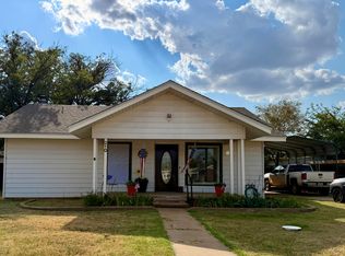 210 S Grain St, Crosbyton, TX 79322