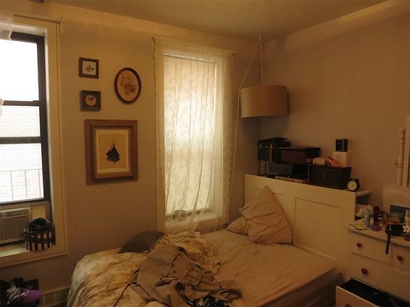 5th image of 208 Evergreen Ave #2A