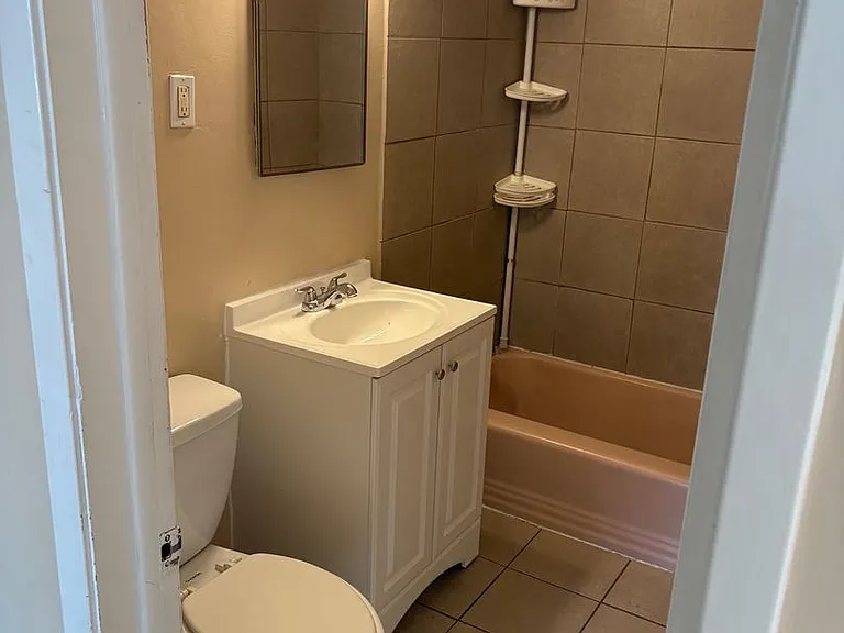 1015 York Ave — Photo 28