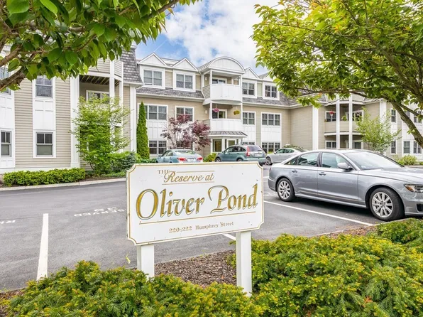220 Humphrey St Unit 204, Marblehead, MA 01945