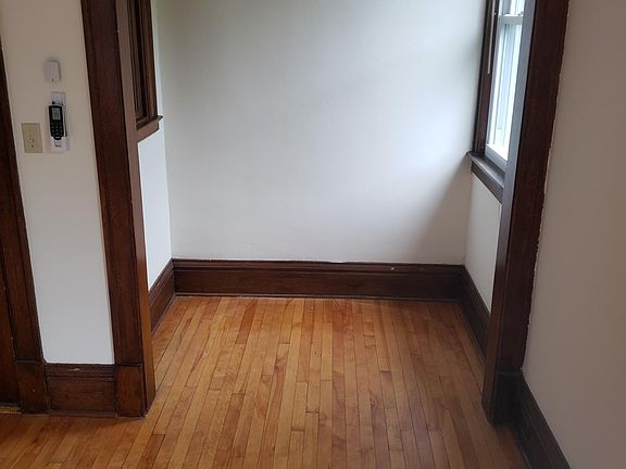 2nd image of 2437 Dupont Ave S APT 3