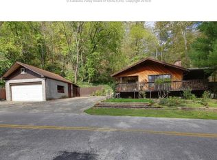 1107 Strawberry Rd, Saint Albans, WV 25177