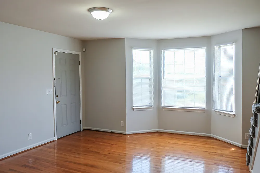 2 bed, 1.5 bath, 1100 sqft, $1,400 — Photo 2