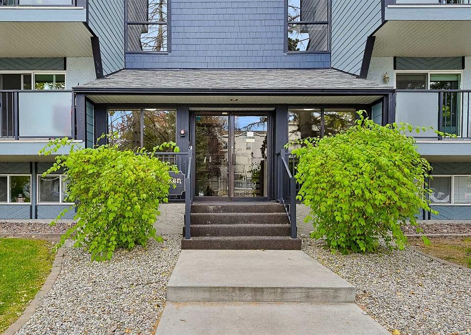 1st image of 617 N 56th Ave SW #201