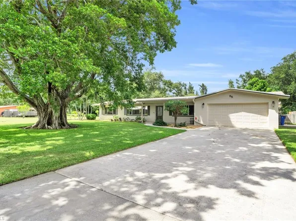 55 Aqua LN, NORTH FORT MYERS, FL 33903