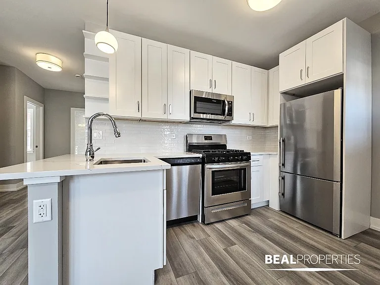 3943.5 N Janssen Ave #W3 — Photo 10