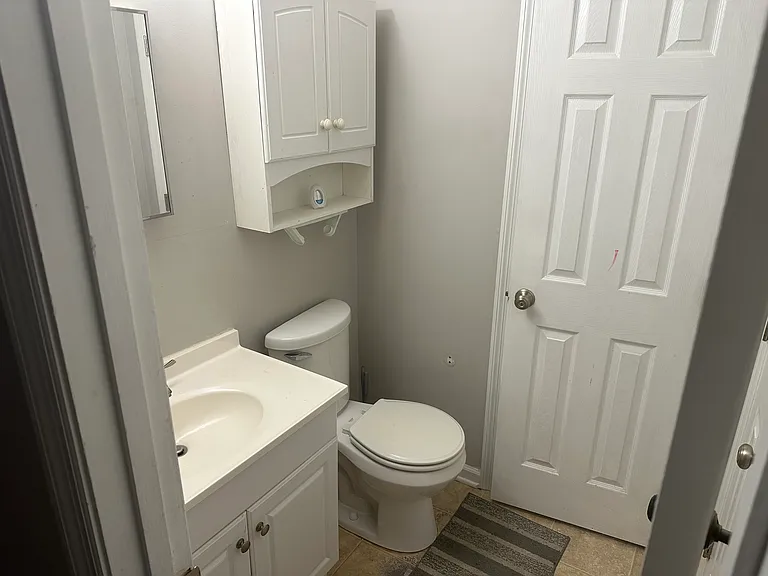 5051 Hampshire Dr — Photo 8