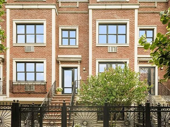 109 Pulaski St, Brooklyn, NY 11206