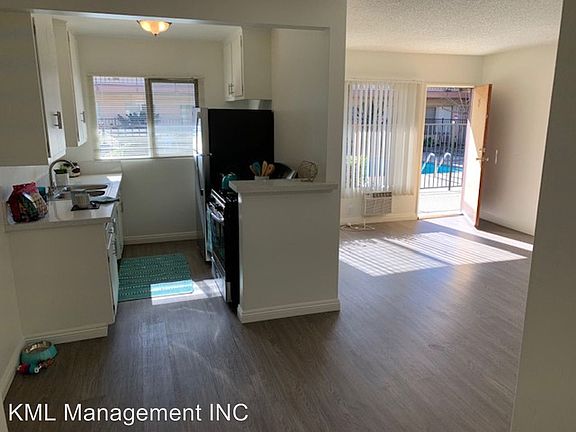 5th image of 1455 N Los Robles Ave #C