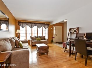 8912 Ridge Ln, Orland Hills, IL 60487