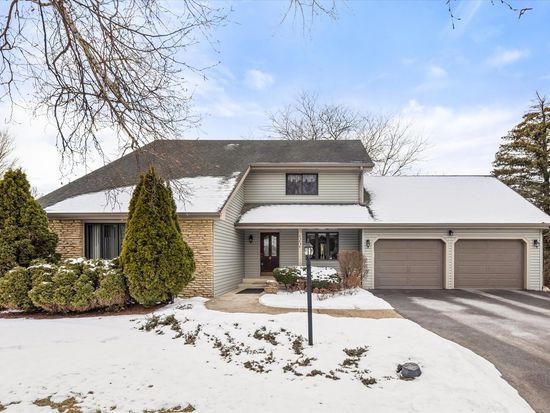 24840 S Hemphill Dr, Elwood, IL 60421
