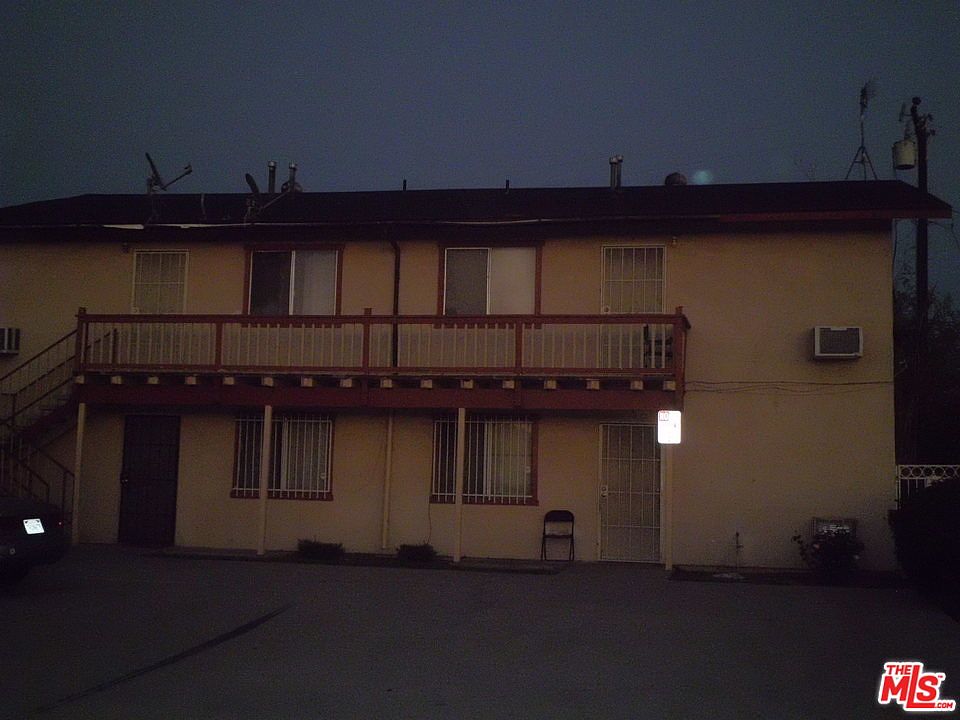 1st image of 1445 N H St